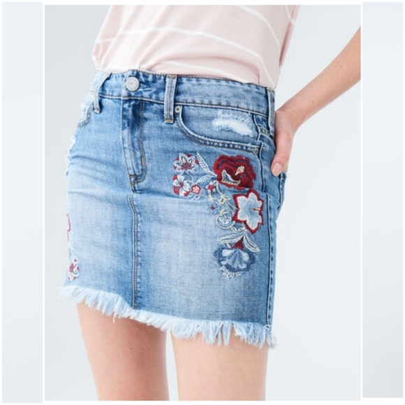 Aeropostale - Picture 1 of 8